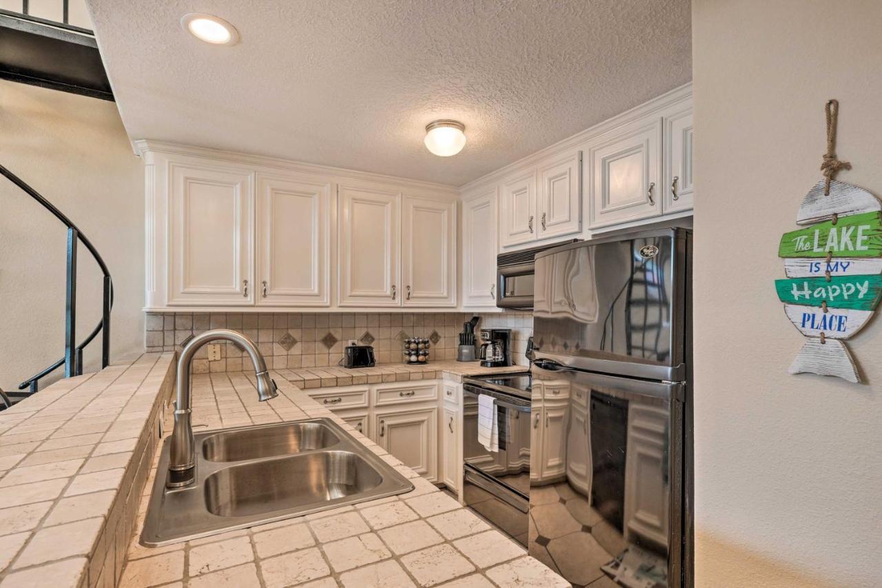 Idyllic Montgomery Condo With Pool And Lake View! Exterior photo