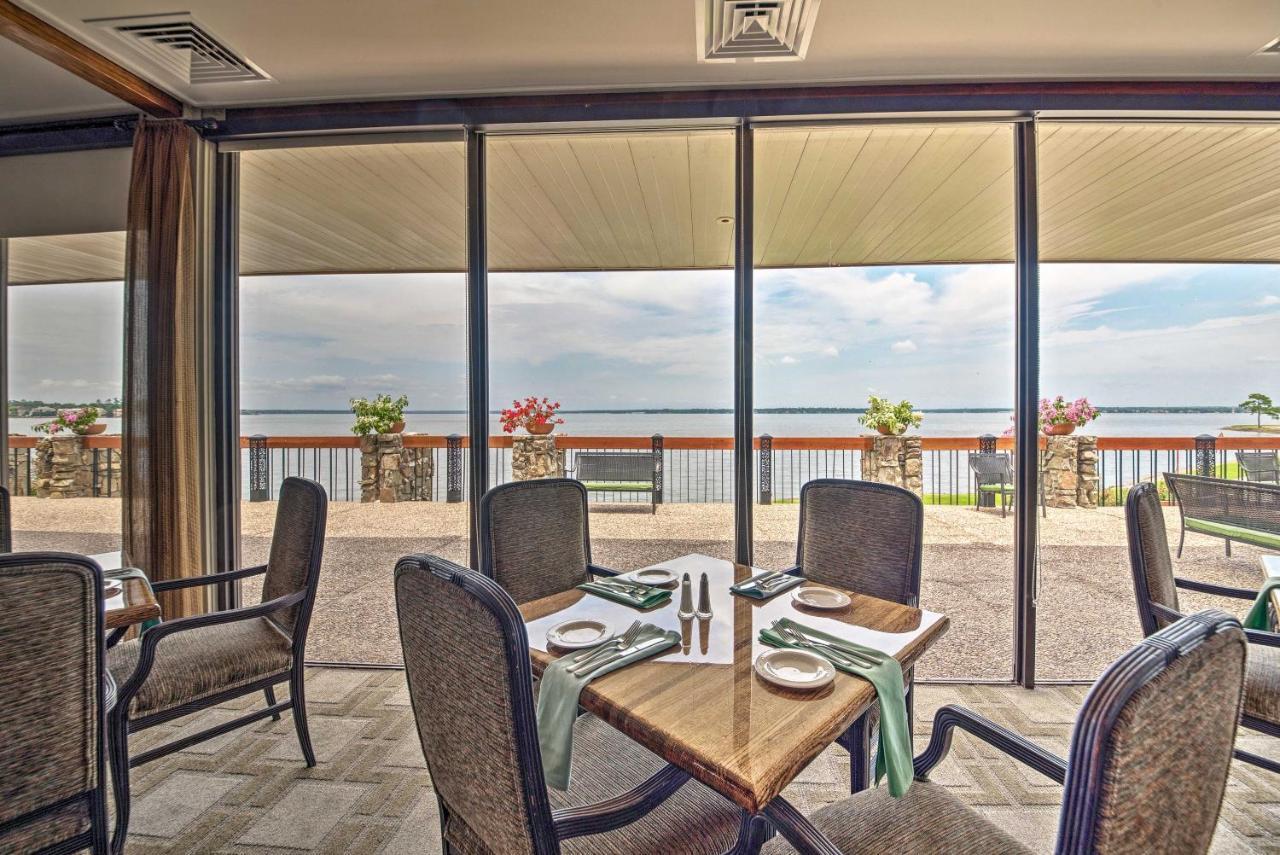 Idyllic Montgomery Condo With Pool And Lake View! Exterior photo