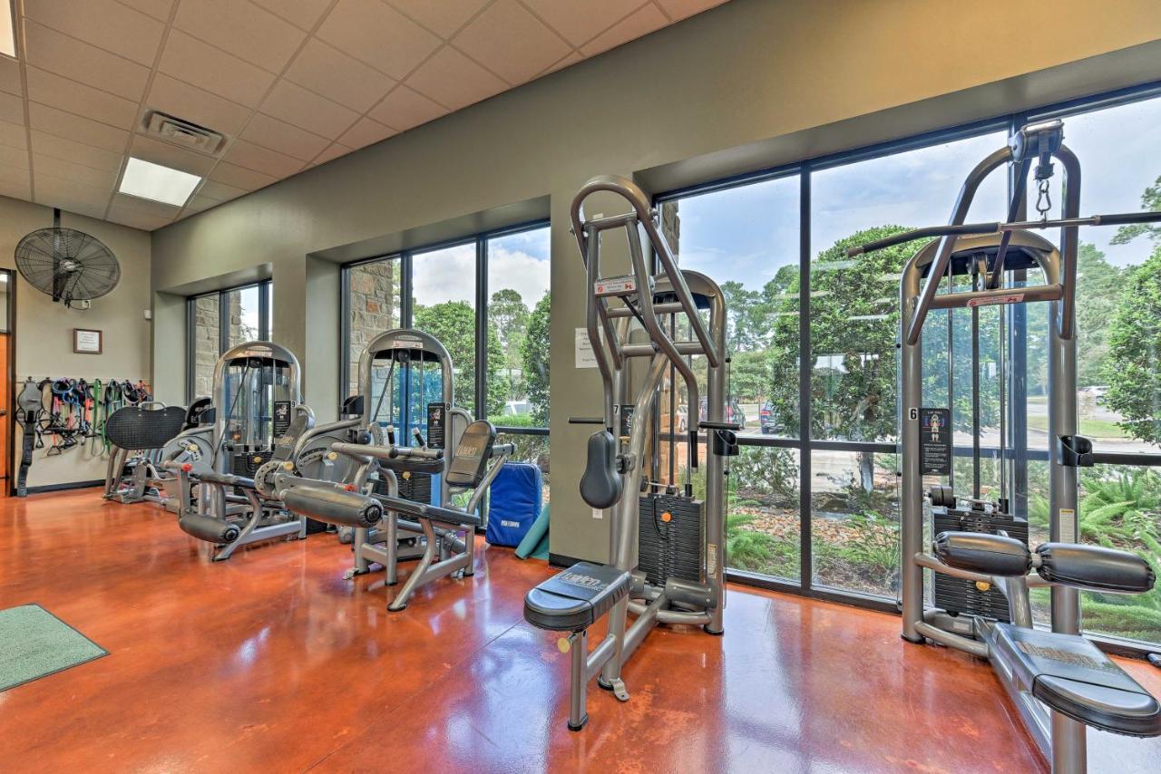 Idyllic Montgomery Condo With Pool And Lake View! Exterior photo