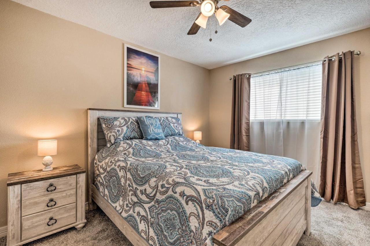 Idyllic Montgomery Condo With Pool And Lake View! Exterior photo