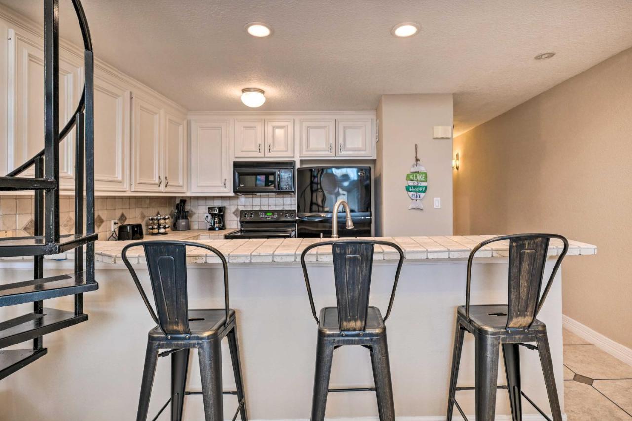 Idyllic Montgomery Condo With Pool And Lake View! Exterior photo